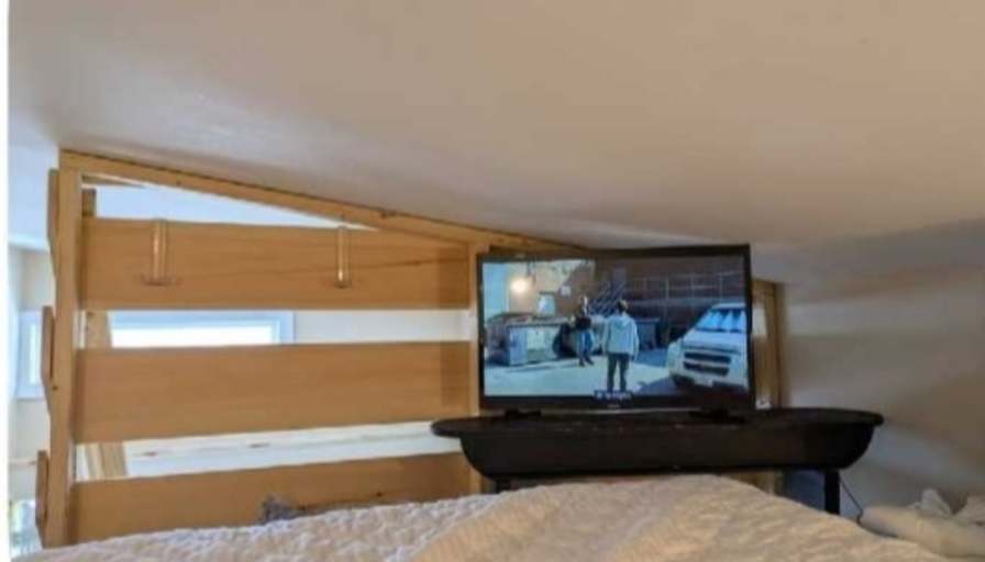 Oyindamola's room