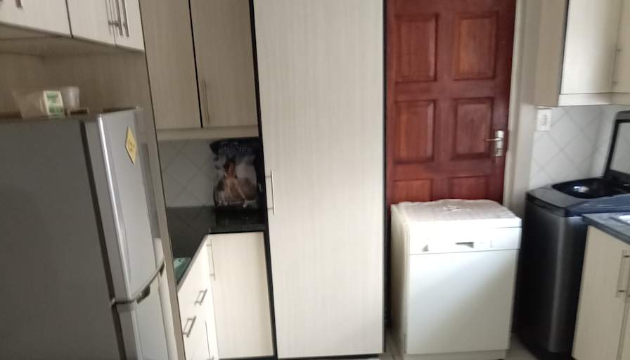 Warren Oliver ifbbkzn's room