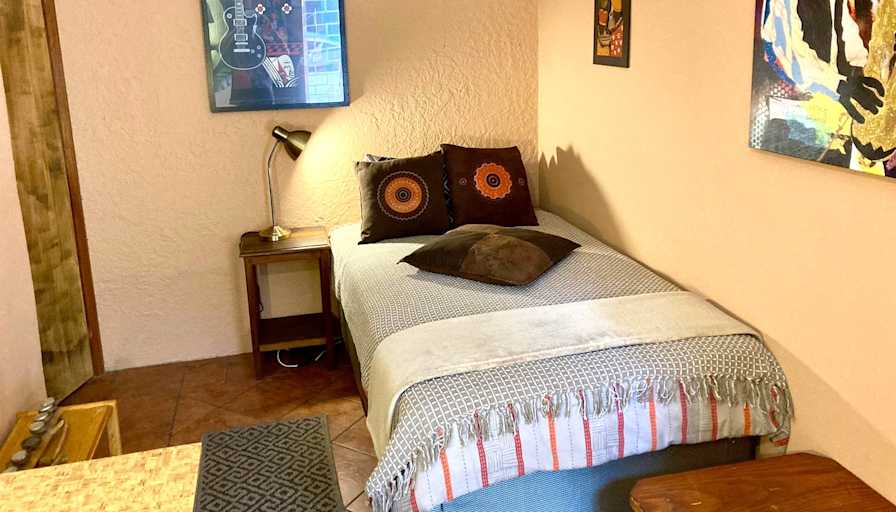 Jos Michele Milne's room