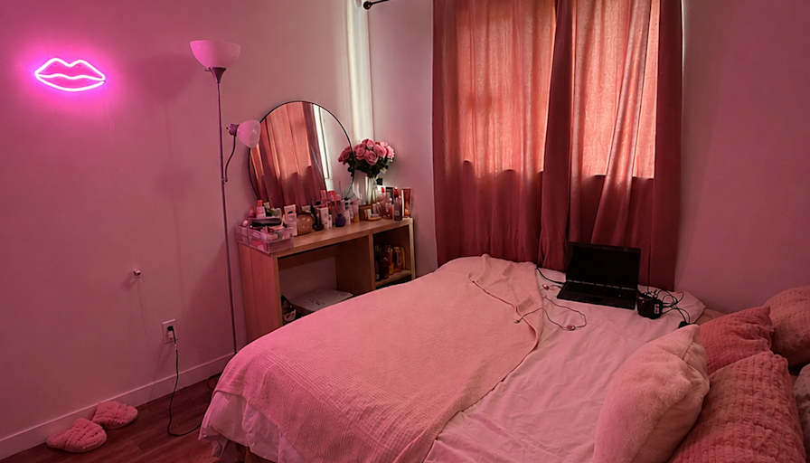 Mo's room