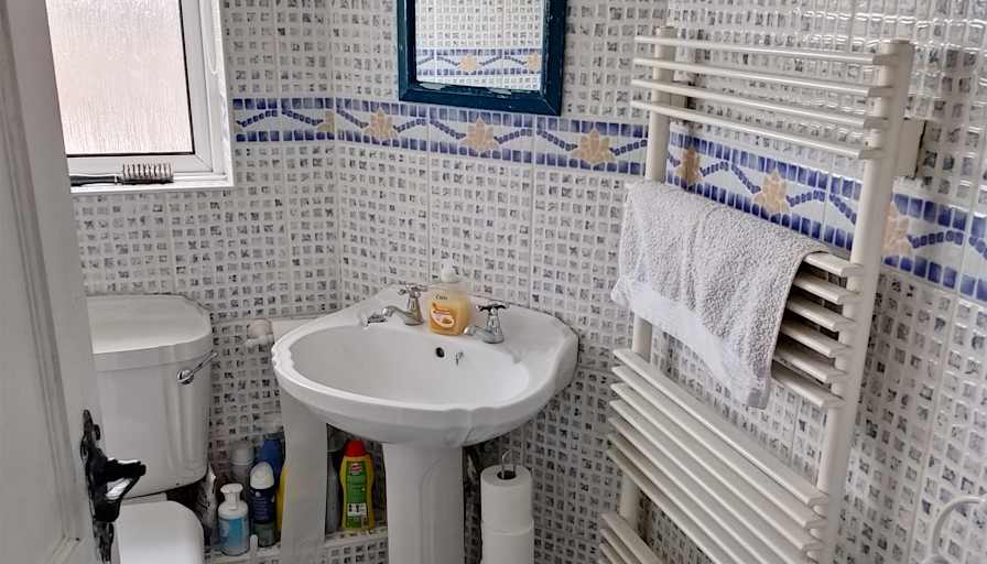 Synthiea Doolan's room