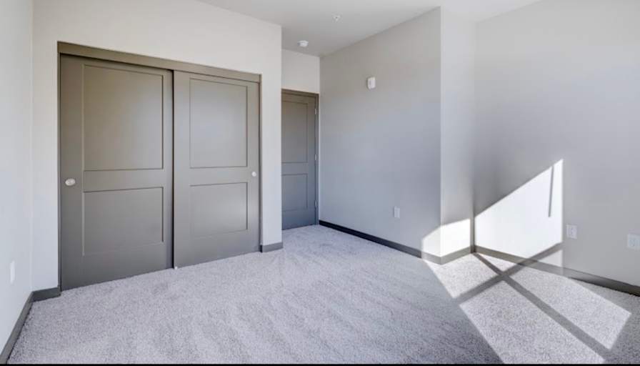 Enrique's room