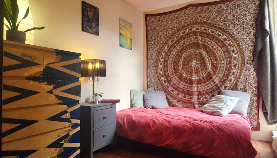 Aron Cooper's room