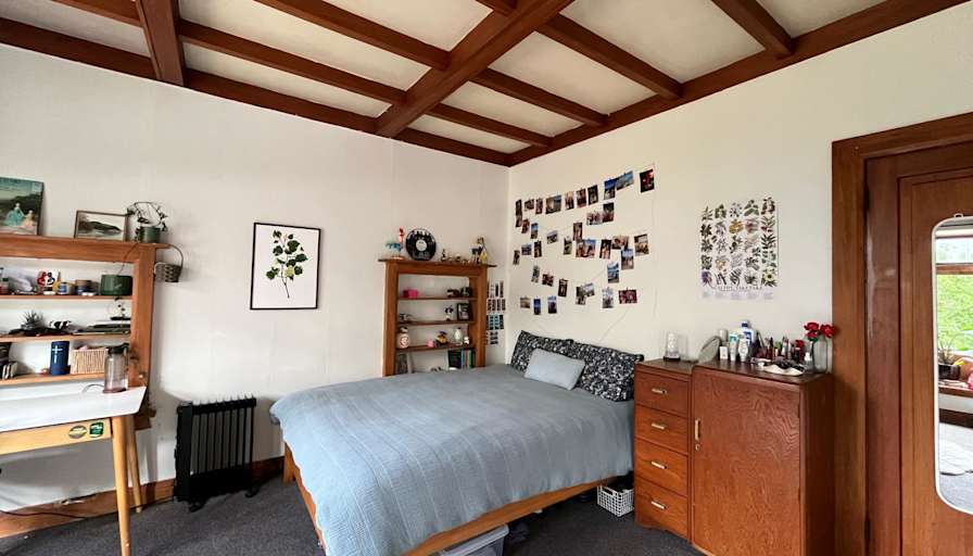 Etosha's room