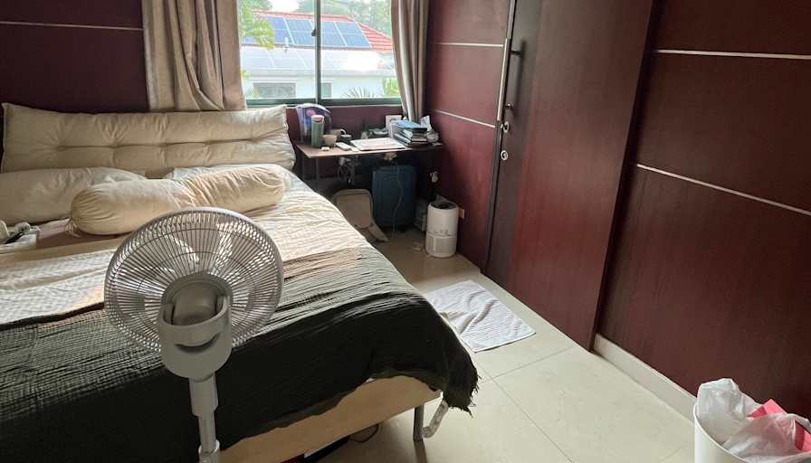 Efa's room