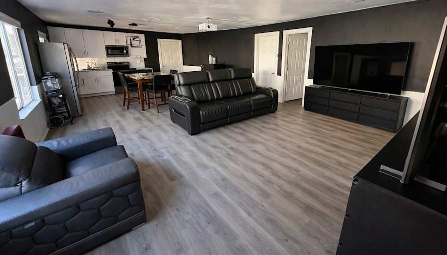Steven Schneider's room