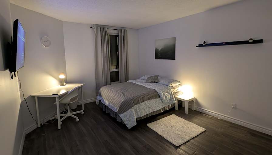 Serdar's room