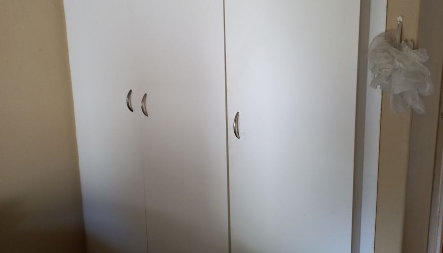 Sarel's room