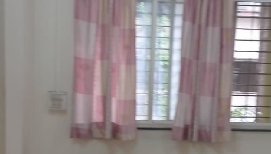 Chat L's room