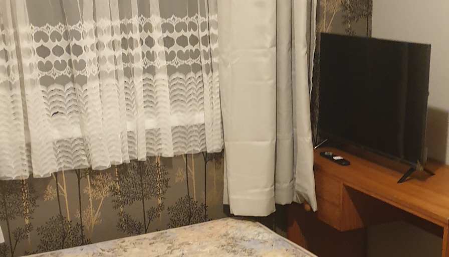 CHRISTOPHER's room