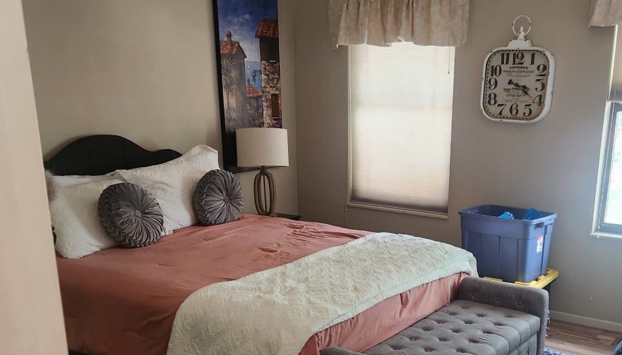 Suzanne's room