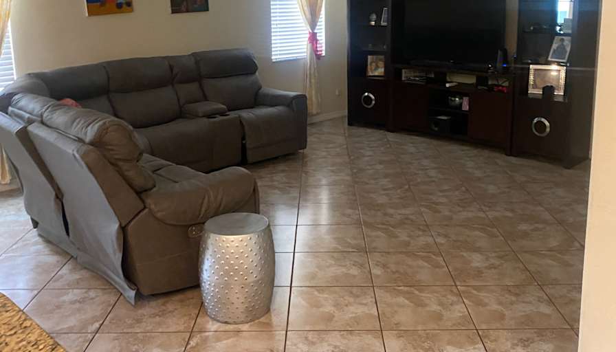 Glenesto's room