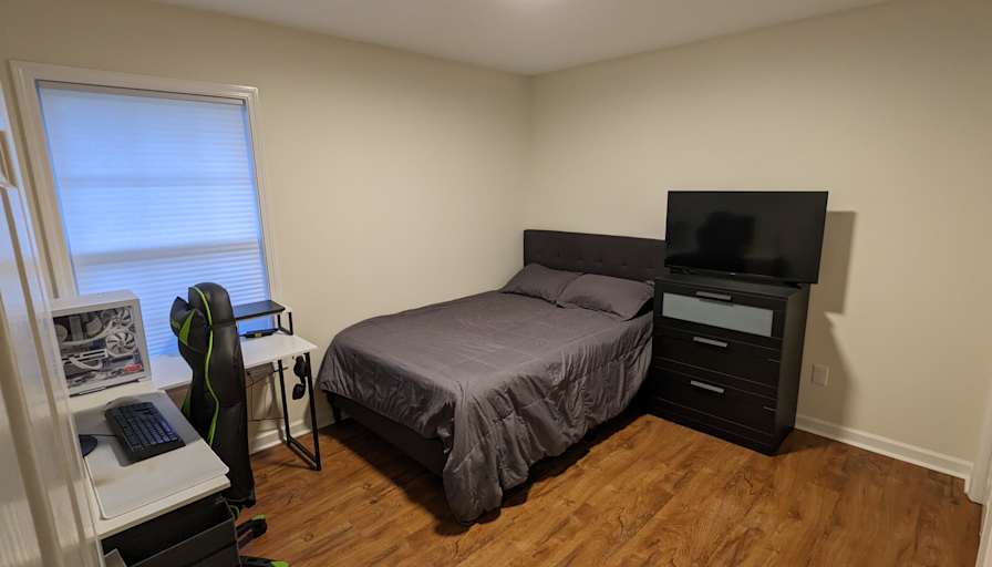 Mo's room
