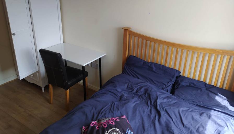 Vic's room