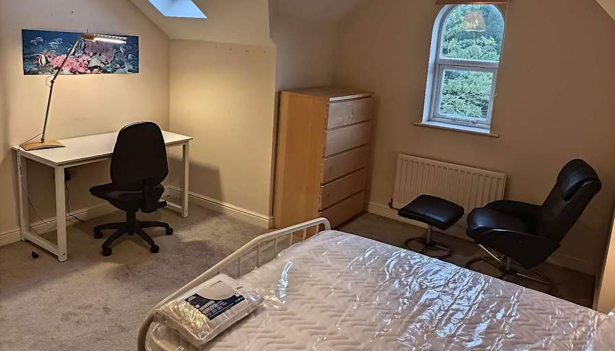 Vic's room