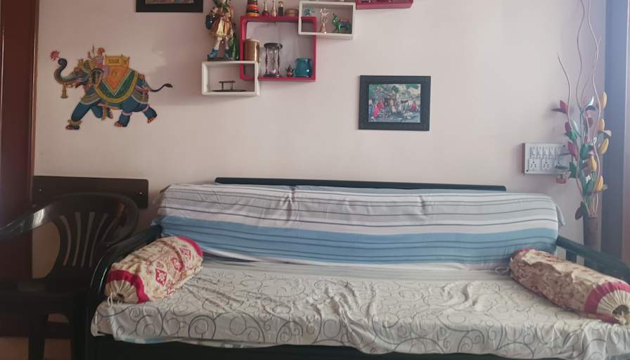 makarand's room