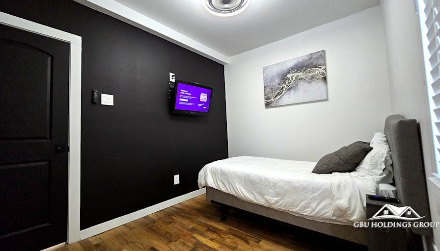 GBU Holdings Group's room