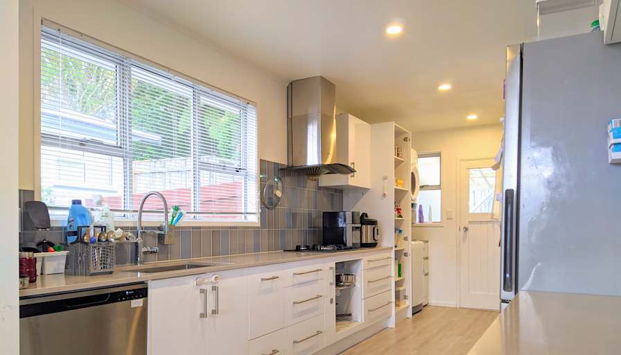 Unfurnished room in a house · Amapur Drive, Ngaio, Wellington 6035-1