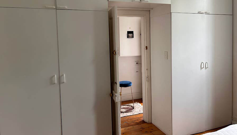 Vernon's room