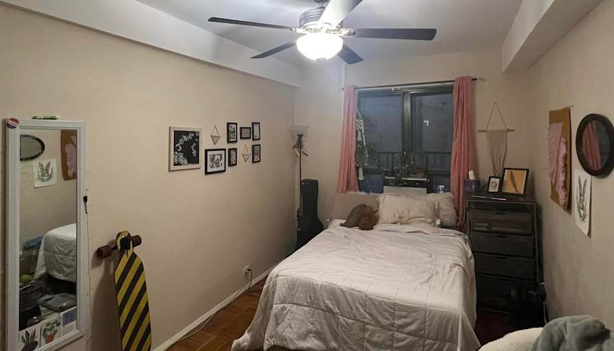 Luis's room