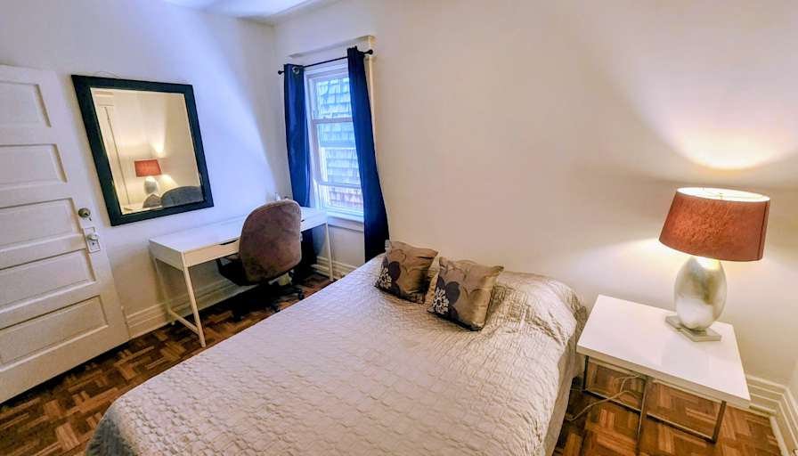 Laure's room