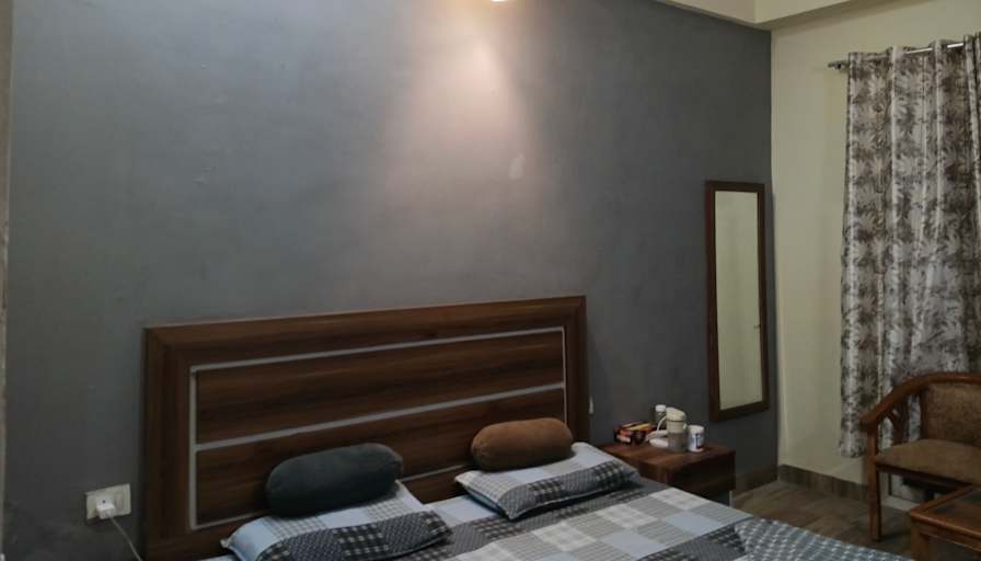 Ayushi's room