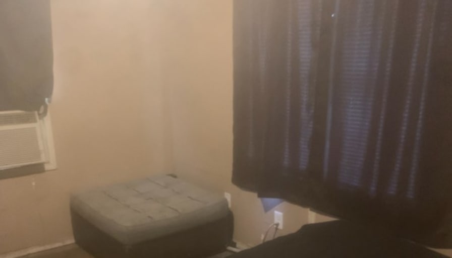 Quincy Lusk's room