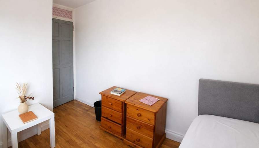 LDS Property Finder's room