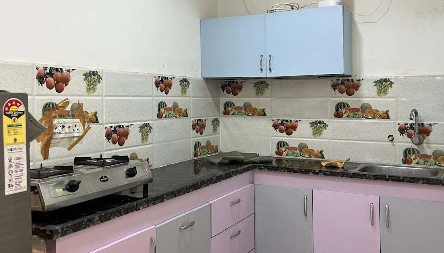 Chandni Kanday's room