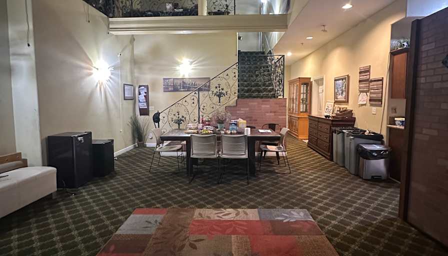 Forward Vision Spaces's room