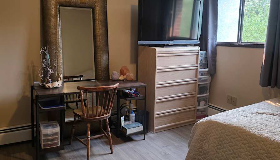 Jessica Elizabeth Francis's room