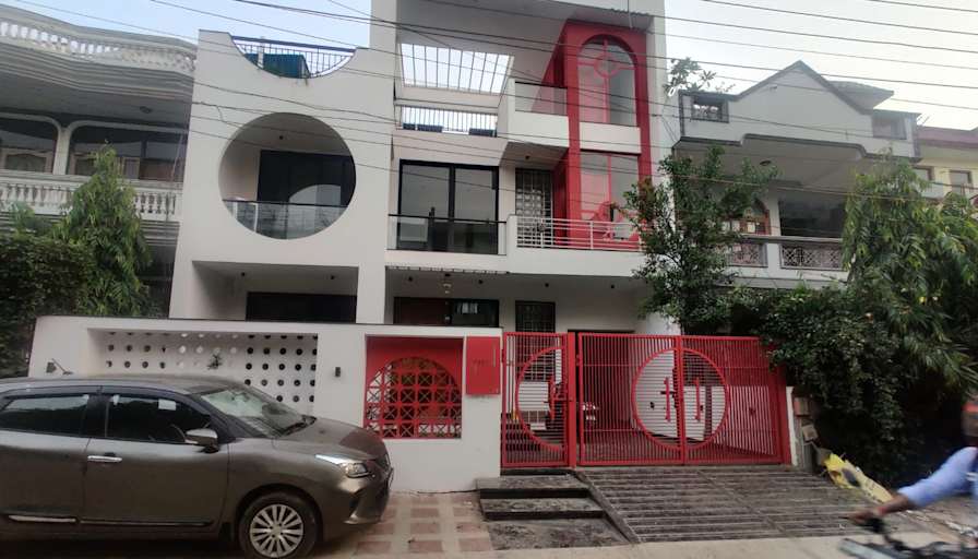 Neeraj's room