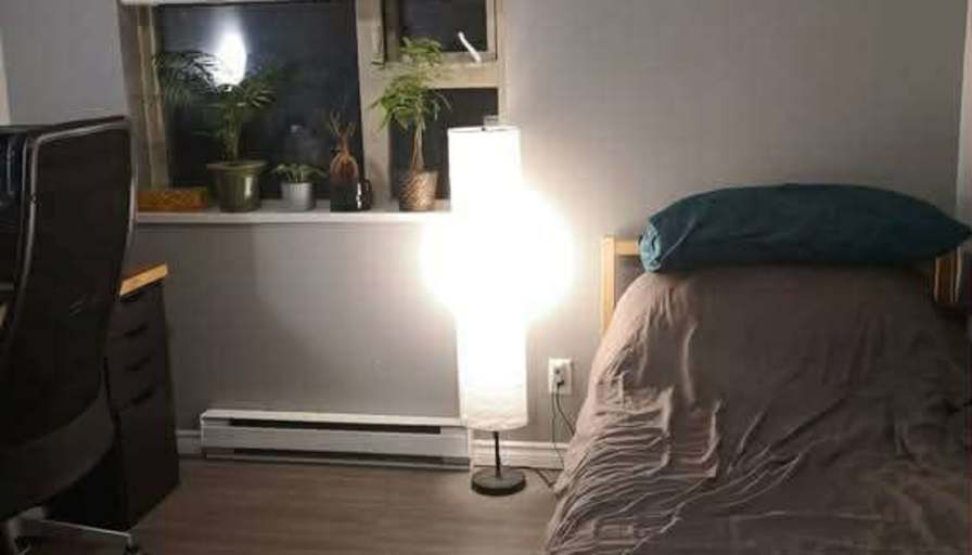 Garrett  Surgoine's room