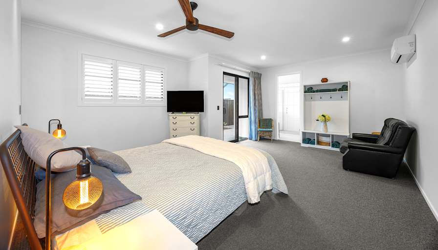 Furnished room with ensuite in a house · Marshland, Canterbury 8051-1