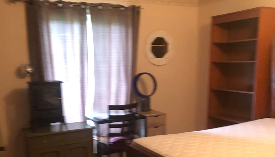 Room for rent's room