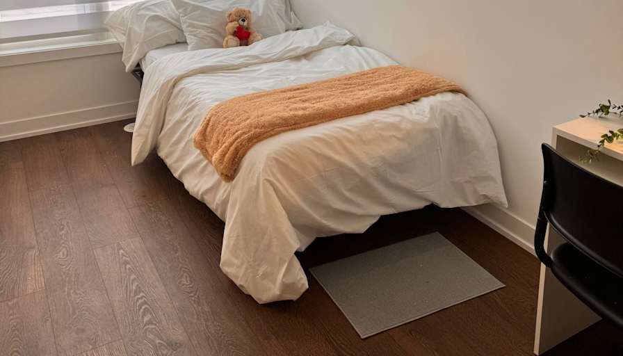 Housingfouryou's room