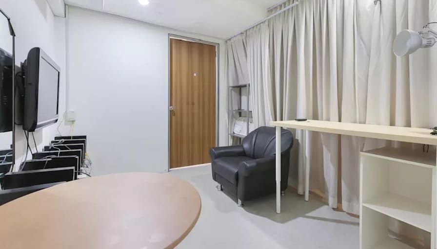 Roomy's room