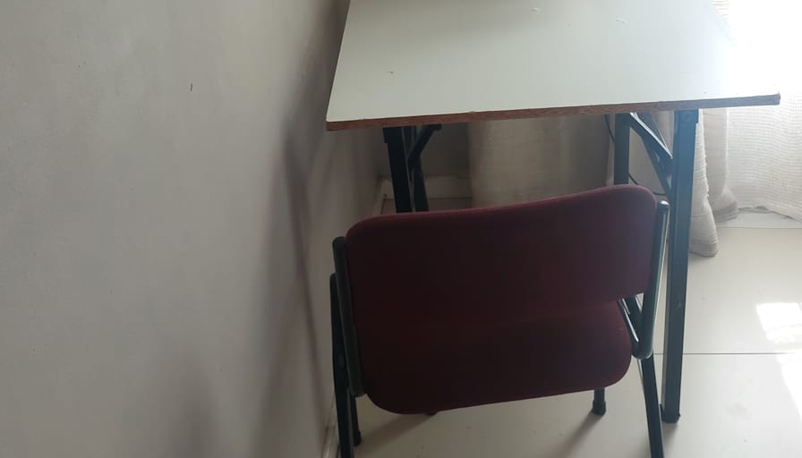 simon's room