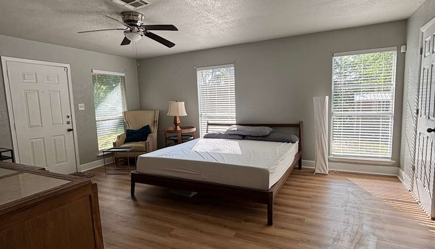 Gal's room