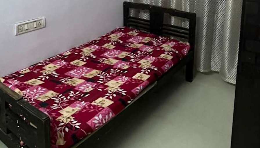 Zeenat's room
