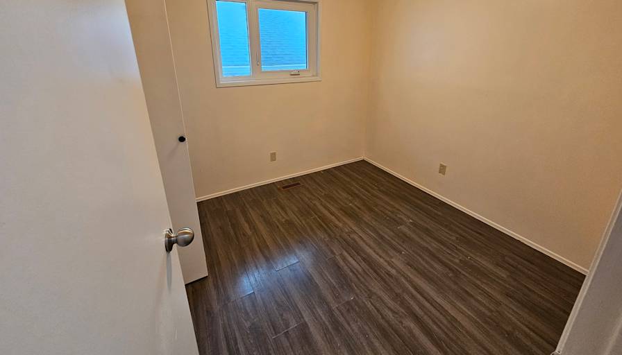 Qi's room