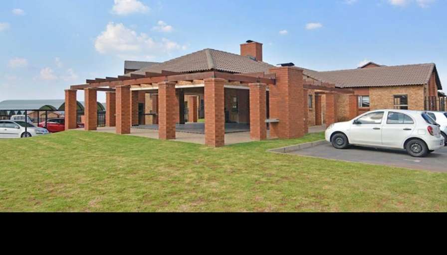 Terenure, Kempton Park's room