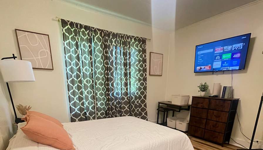 Lotus Consulting and Management LLC's room
