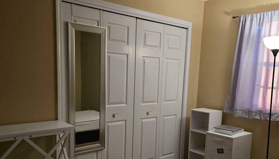 Liz's room