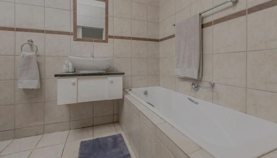 Mthokozisi's room