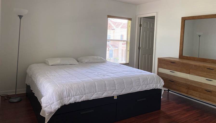 Laura Mateus's room