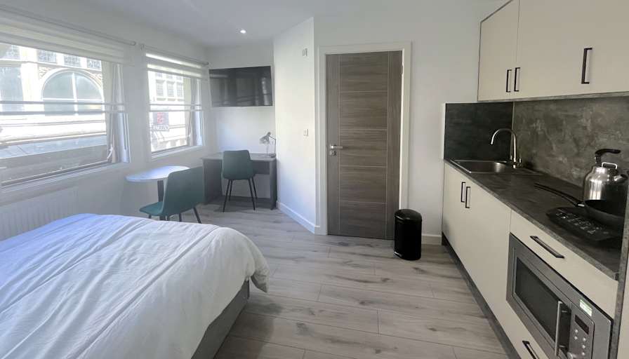 Sig Lets's room