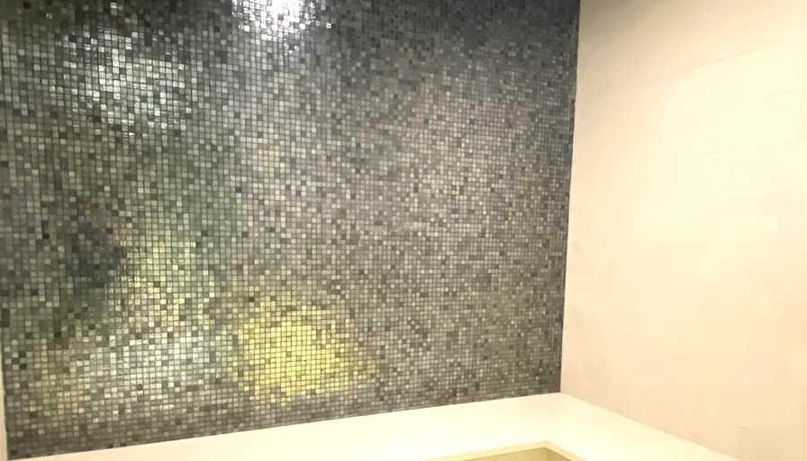 Neo's room
