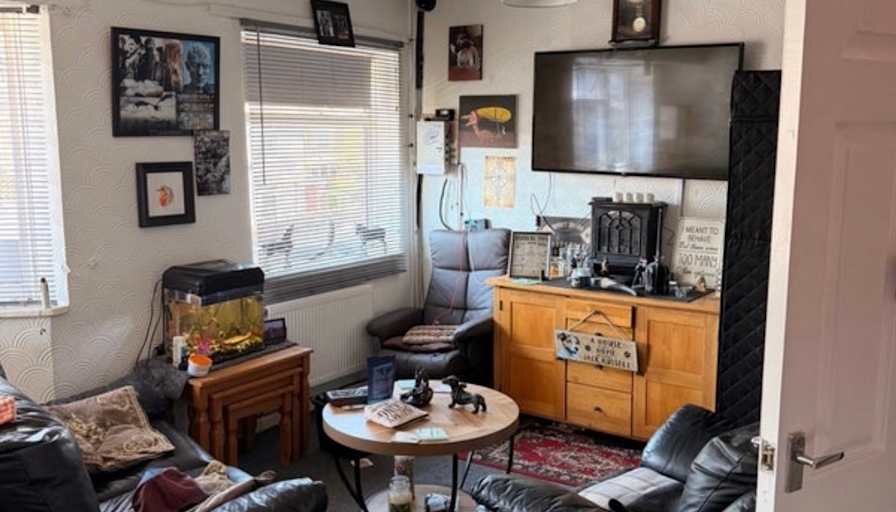 GARETH's room