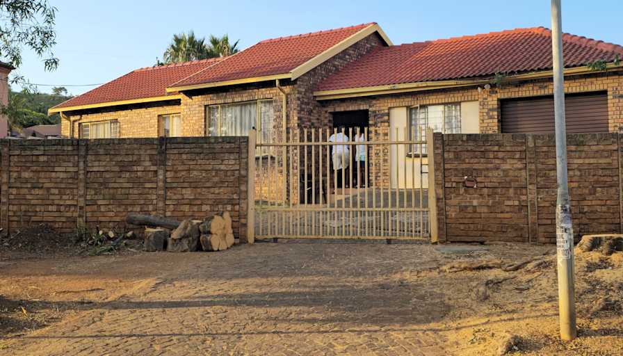 Kefiloe's room